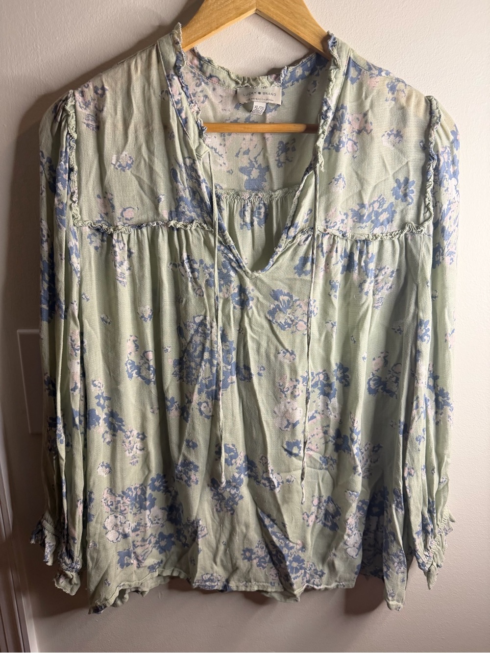 Lucky Brand XL Sage Green Blue Floral Boho Peasant Blouse Long Sleeve.